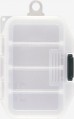 Lure Case LURE CASE (SS, S, M, L, LL, HD, 3L) Siedem transparentnych pudełek różnej wielkości o stałych przegródkach (z wyjątkiem modelu SS i HD o wymiennych ściankach) umiejscowionych w poprzek. Pudełka mają bardzo uniwersalne zastosowanie od przechowywania drobnych akcesoriów po średnie przynęty spinningowe. Pudełka „Lure Case” są kompatybilne ze skrzynkami „8050”, „3080” i „3078”. Model HD ma zwiększoną pojemność, dzięki wysokości 6 cm.