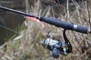 Ripper V-Lures PHANTAIL PRO Dobrze znany i sprawdzony typ przynęty z bardzo intensywnie pracującym ogonem w kształcie kopyta, odchylającym się mocno od linii symetrii i obracającym na boki z maksymalnym wychyleniem około 45°.