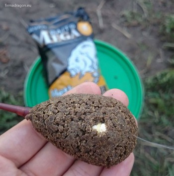 Zestaw końcowy NIGHT HUNTER (karpiówki) składał się z niewielkiego, bo ważącego 40 g ciężarka zamontowanego na bezpiecznym klipsie oraz 20-centymetrowego przyponu, którego koniec zdobił hak Mustad BBS UltraPoint Wide Grap. Na włos trafiła 20-milimetrowa kulka proteinowa w smaku halibuta.