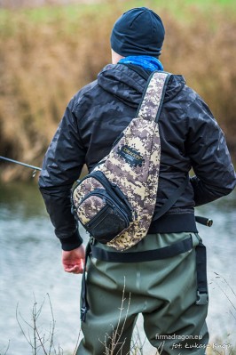 Chest i Street stały się panaceum na taką oto moją skromną przypadłość.  Są tak samo poręczne, choć różnią się budową. Chest Pack to kamizelka i plecak w jednym. Street Fishing BAG to tzw. plecak obracany (z pleców przed siebie obracam go jednym ruchem ręki).  Proste. I jaki spokojny teraz jestem...